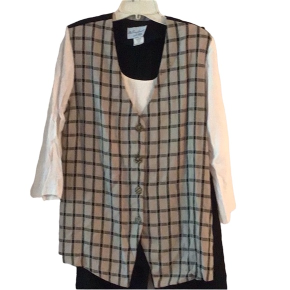 Women’s Pants Set. Size 12P. Navy pants tan & navy top w/ shoulder pads. - Picture 2 of 5